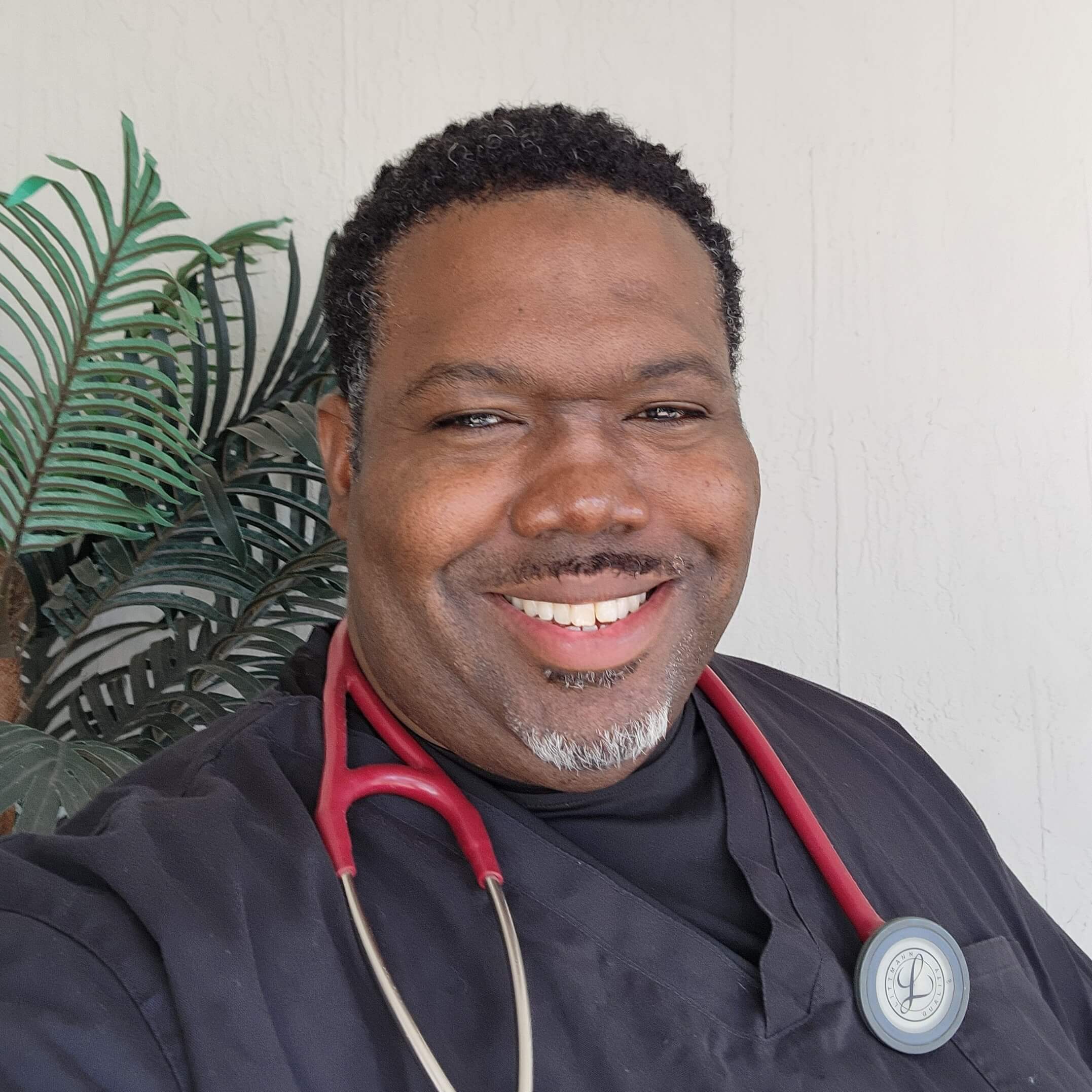 https://www.angelanimal.vet/wp-content/uploads/sites/21/2024/09/Dr-Abraham-Robinson-Headshot.jpg